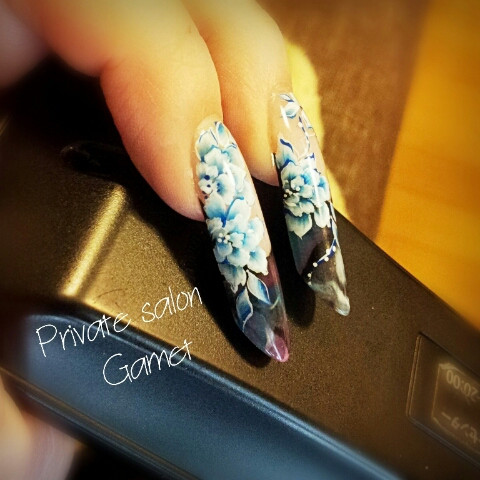 ネイル ﾟ ｌｉｏ ｎａｉｌ ｋｏｋｏｉｓｔde フォークアート ネイルサロン スクール Garnet ガーネット